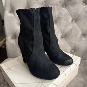 Essex Lane Black Heeled Boots